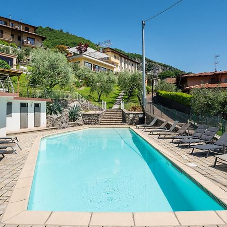 Hotel Miranda Riva di Solto Dış mekan fotoğraf