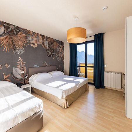 Hotel Miranda Riva di Solto Dış mekan fotoğraf