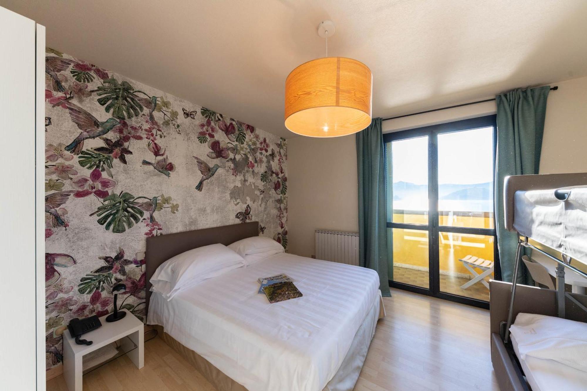 Hotel Miranda Riva di Solto Oda fotoğraf